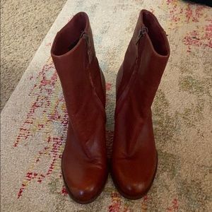 Brown mid rise boots